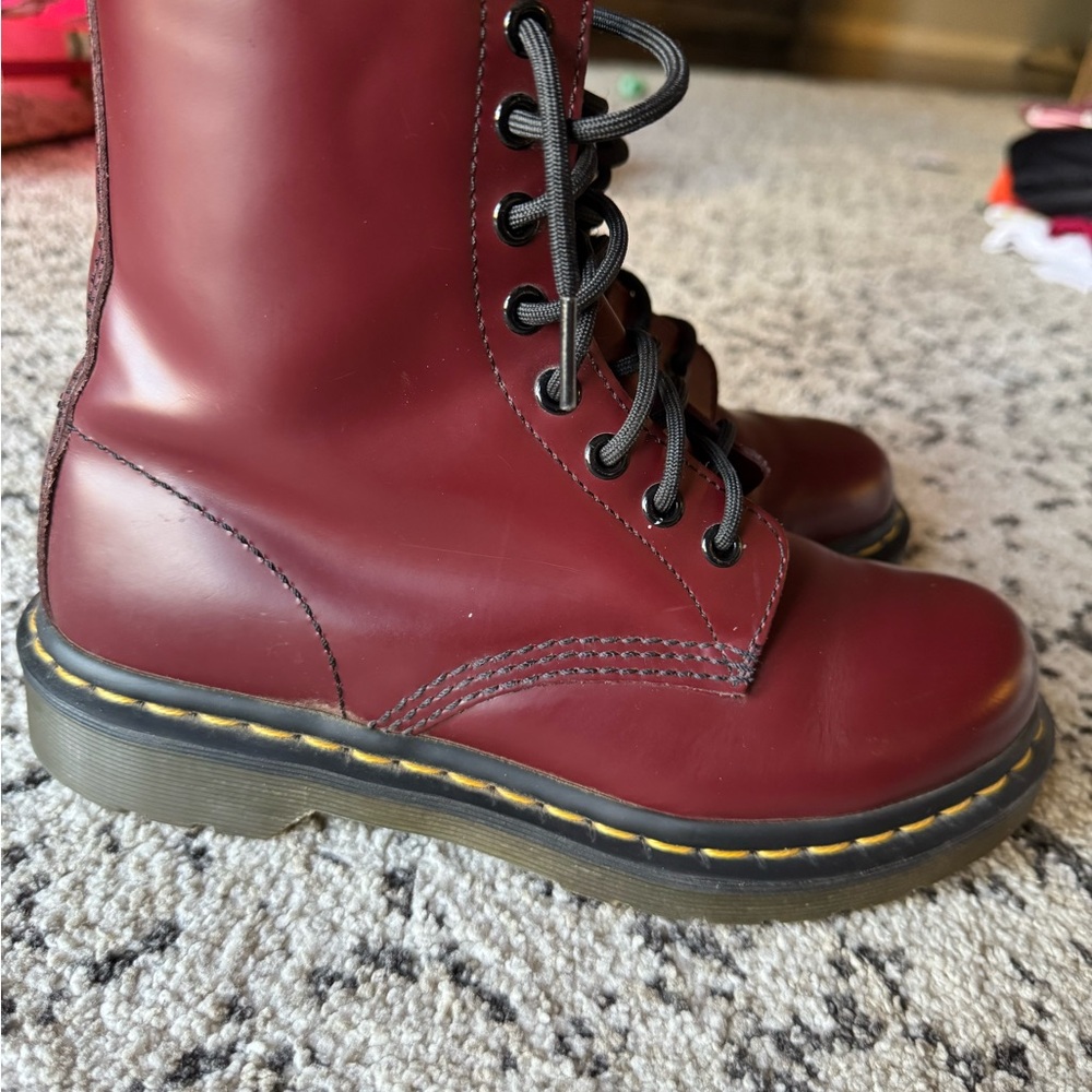 DR MARTENS Women's Burgundy Lace-Up Boots